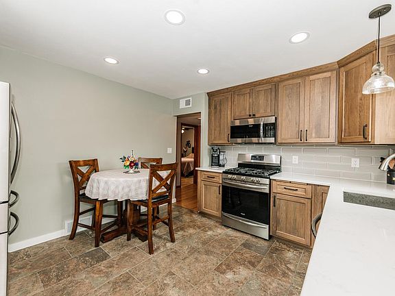 5th image of 1332 S 94th STREET