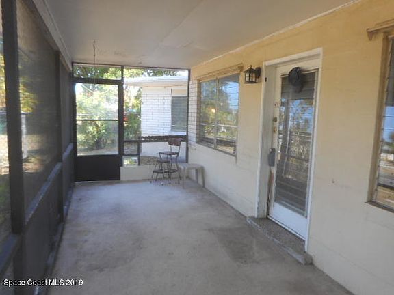 5th image of 3755 Lakeview Dr