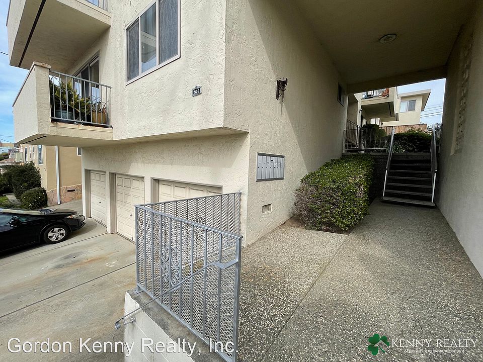 1st image of 556 Miller Ave #5