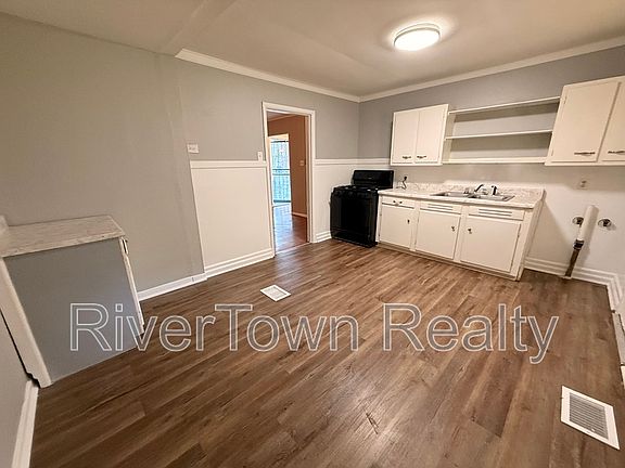 3rd image of 4072 Grey Rd