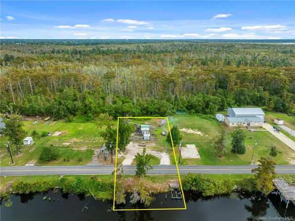 812 S Perkins Ferry Rd, Lake Charles, LA 70611