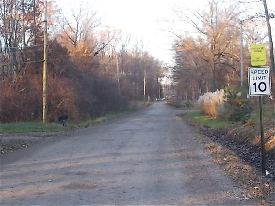 2nd image of 4842 Hickory Rd