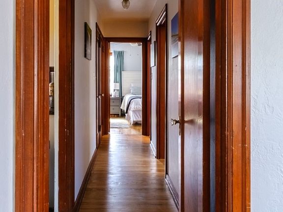 3rd image of 125 Rainier Avenue