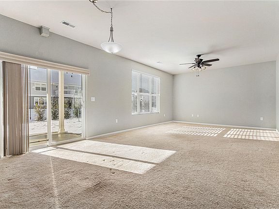 5th image of 631 Pebblestone Ln
