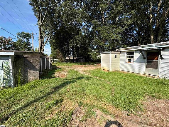 2nd image of 6 Brentwood Cir
