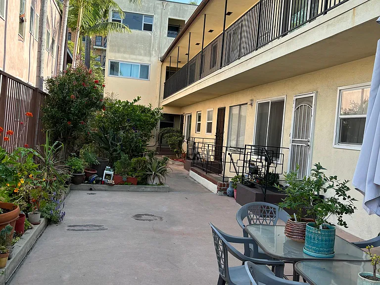1015 E Ocean Blvd #17 — Photo 28
