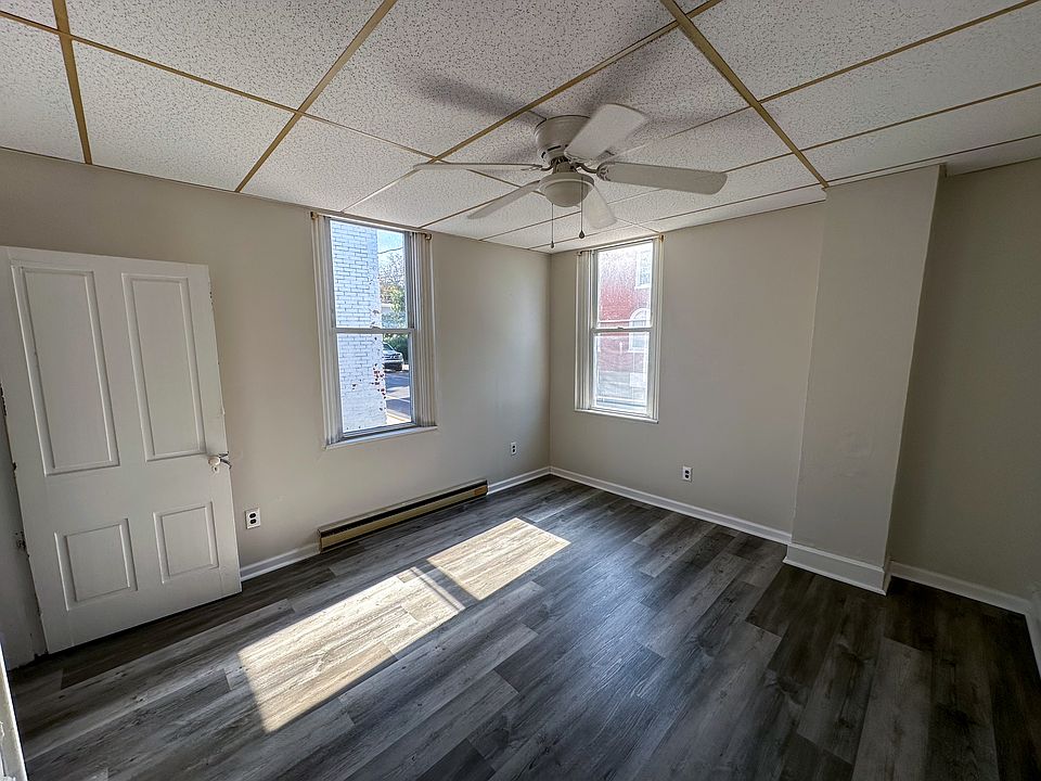 2nd image of 135 N Mulberry St #1