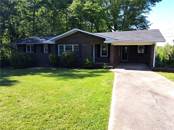 769 Halliana Rd, Alexander City, AL 35010