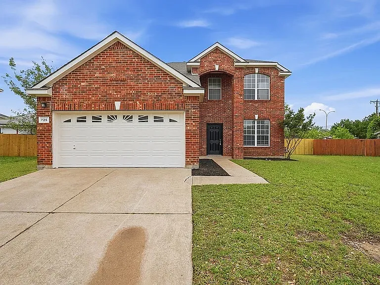 725 Parkford Ln — Photo 1