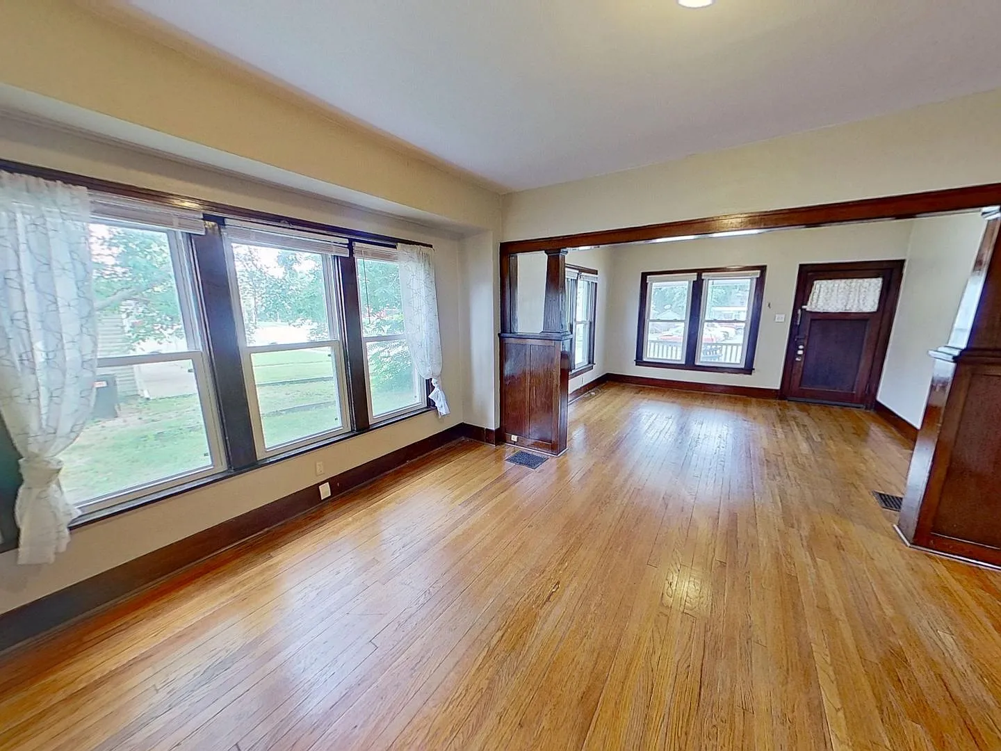 House for rent near downtown Urbana — Photo 2
