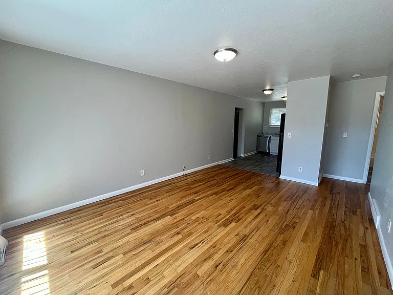 ** Move in Special** Spacious 3 bedroom, 1 bath Lakewood duplex with fenced in backyard available! — Photo 5