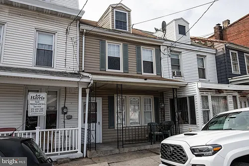 321 N 3rd St Photo 1