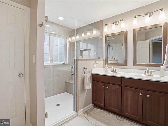 5th image of 204 Monte Carlo Way