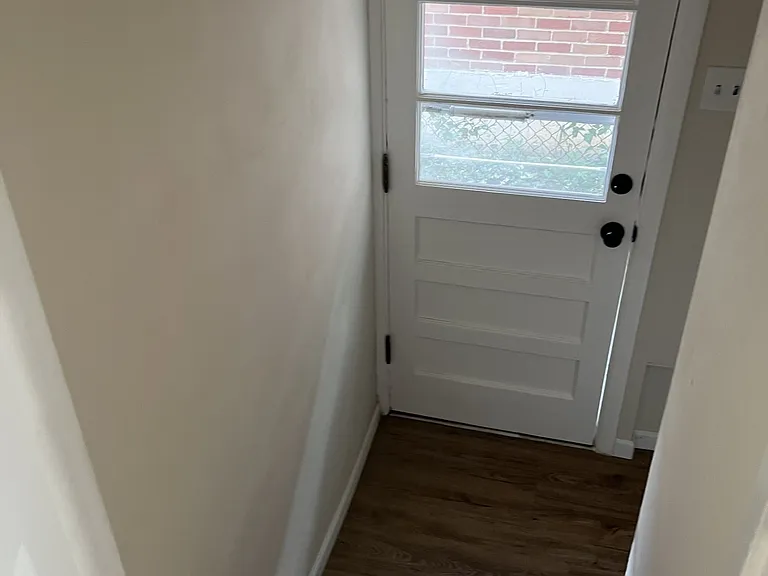 5855 Pershing Ave — Photo 3