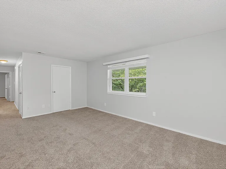 Sawbranch Apartments — Photo 53