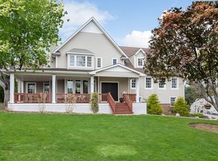 60 Haviland Ln, White Plains, NY 10605