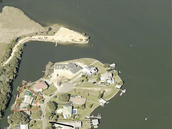 5th image of 2400 N Watersedge Dr