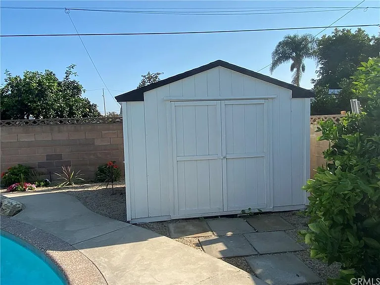1246 E Quincy Ave — Photo 8