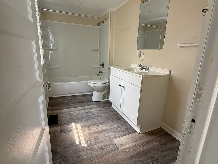 525 Harrison Ave — Photo 8