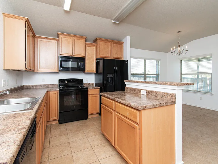 6300 Clear Brook Dr — Photo 5