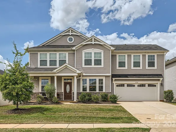 8726 Addingham Dr, Charlotte, NC 28269
