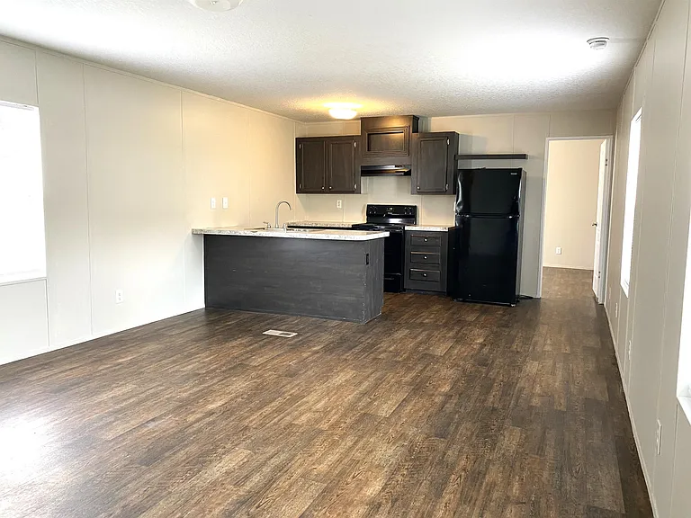 502 Blakley Dr — Photo 10