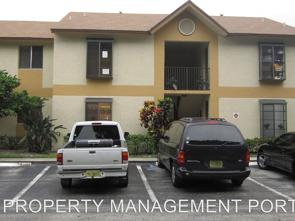1st image of 719 Gardens Dr APT 203