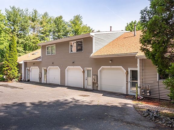 2nd image of 2 Aurora Ln