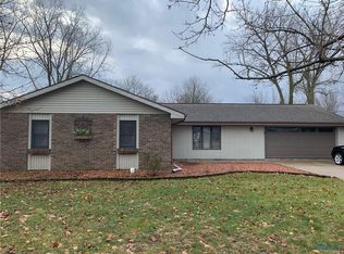 332 Lawndale Dr, Bryan, OH 43506