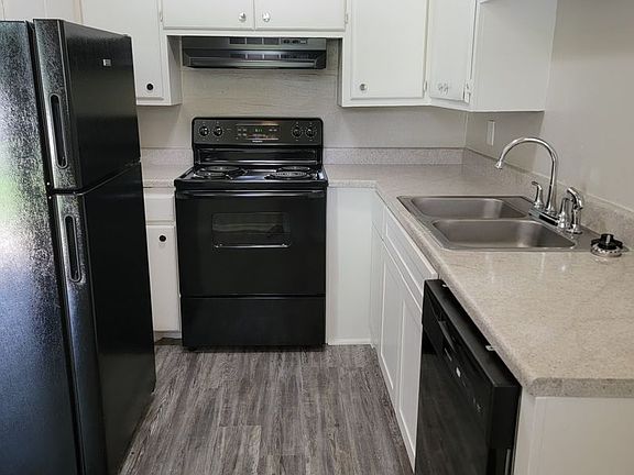 5th image of 1820 Cherry Stone St APT 17