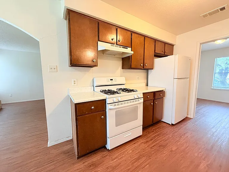10904 Meadgreen Ct — Photo 10