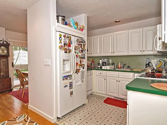 4th image of 205 Centre Ln #205
