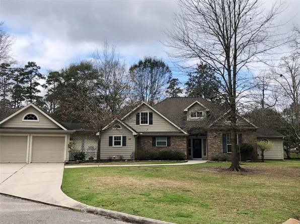 126 Coral Ct, Conroe, TX 77304