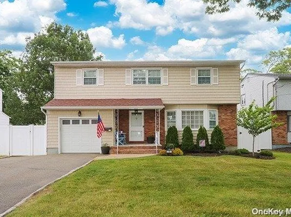 209 Foxhurst Road, Oceanside, NY 11572