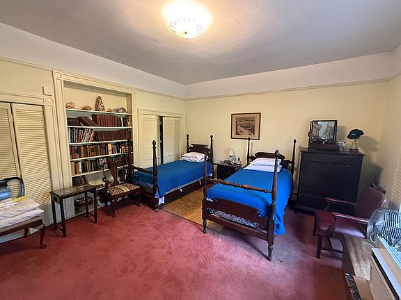 27th image of 117 Reid St
