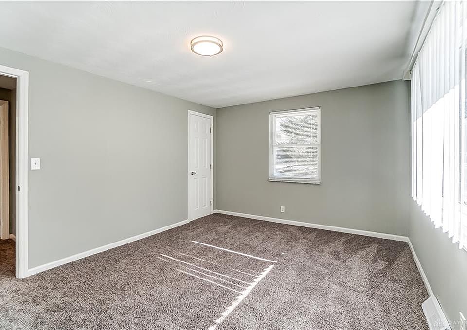 1st image of 2998 Valleyview Dr