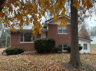 301 W Main St, Colfax, IL 61728