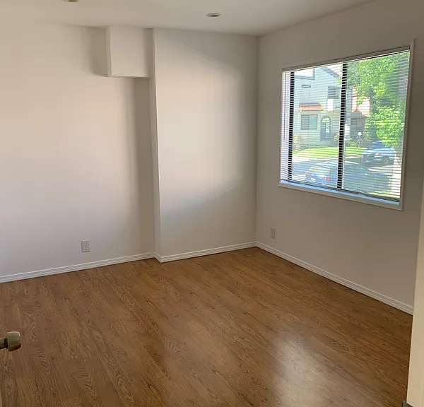 2615 W Grand Ave #A — Photo 6