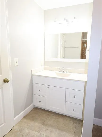 1359 Oakengate Dr — Photo 29