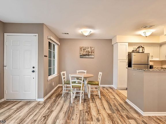 5th image of 49 Sage Court