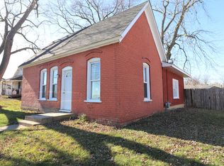 713 S Cain St, Clinton, IL 61727