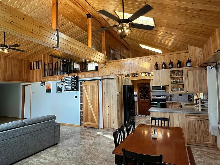 2381 Vantage Hwy — Photo 2
