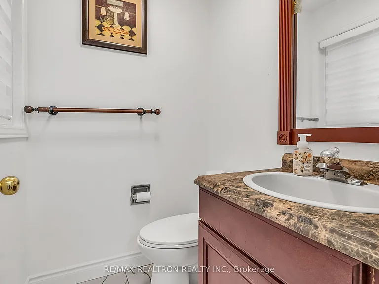 89 Beaconsfield Ave — Photo 34