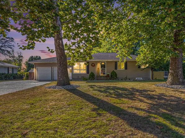 7527 Louise Ave, Jenison, MI 49428