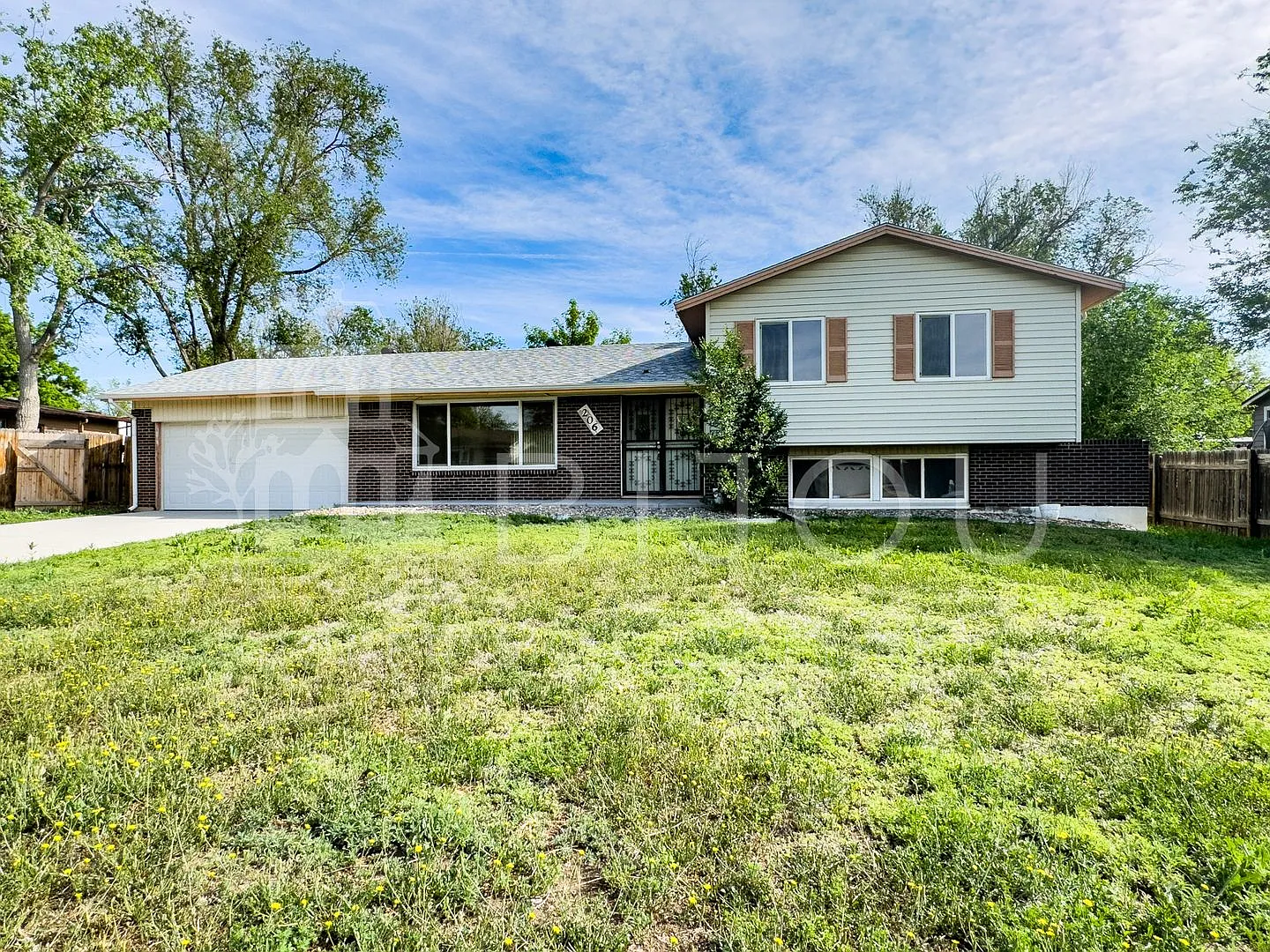 Stratmoor Hills Home on Large Lot — Photo 3