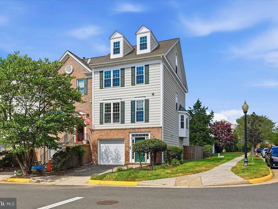 43092 Francis Sq