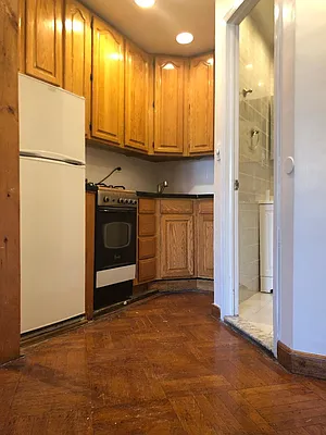 Rented by Salizzoni Realty | media 12
