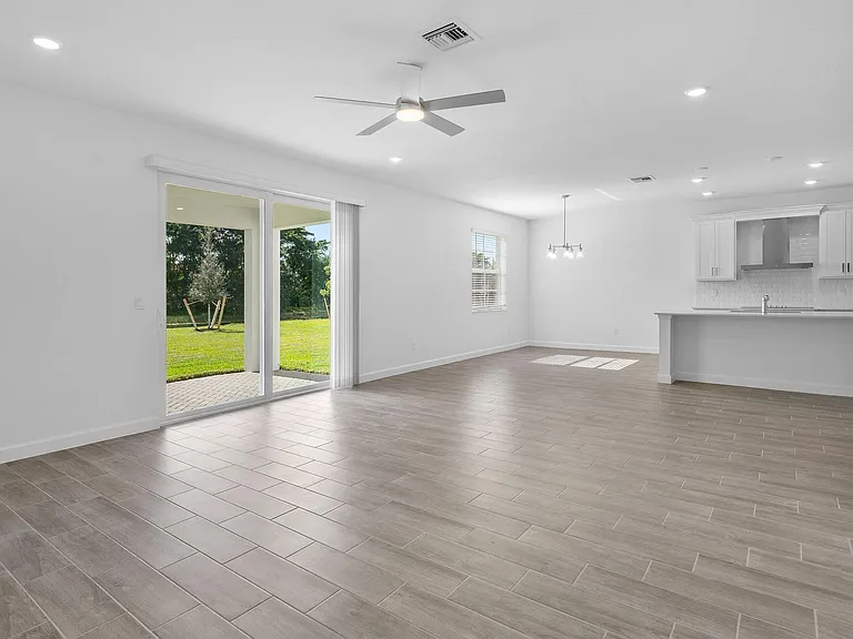 6843 Cobia Cir — Photo 14