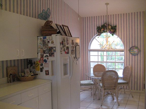 Lovely Breakfast Nook