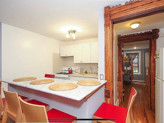 3rd image of 253 Macdonough St #1